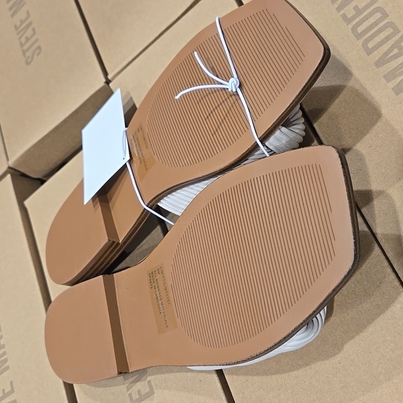 Steve Madden NEW with tags slides, tan sandles,  flats multiple sizes - Picture 5 of 5